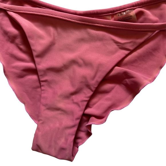 Beach Bunny Shanina Bikini Bottom as is - Picture 3 of 6